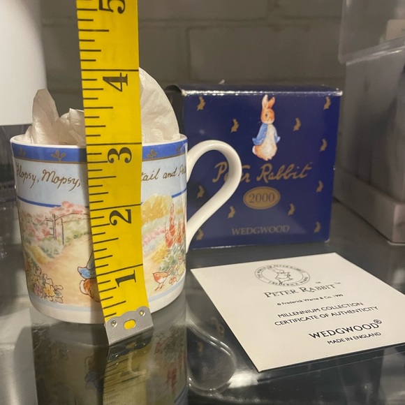 Wedgwood Peter rabbit Millennium 2000 tea cup in original box with certificate - Picture 2 of 9
